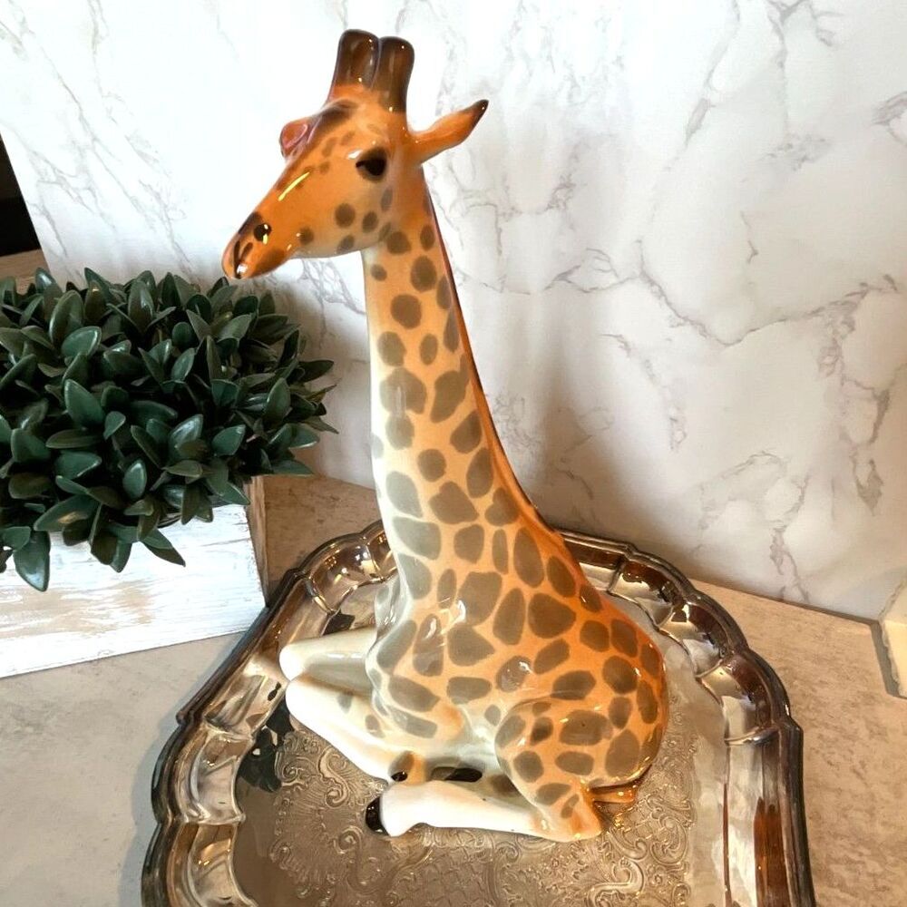 Rare vintage Giraffe figurine 11 1/2" tall porcelain must see
